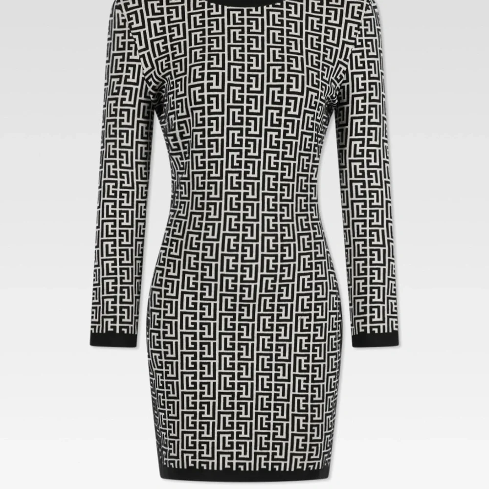 Dresses - Picture 3 of 4